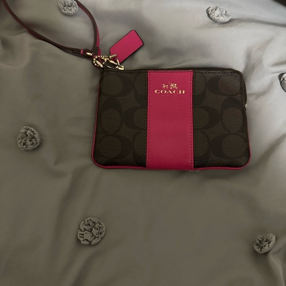 Coach wristlet - Picture 2 of 8